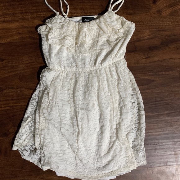 Amy Wear White Lace Dress - Picture 2 of 5